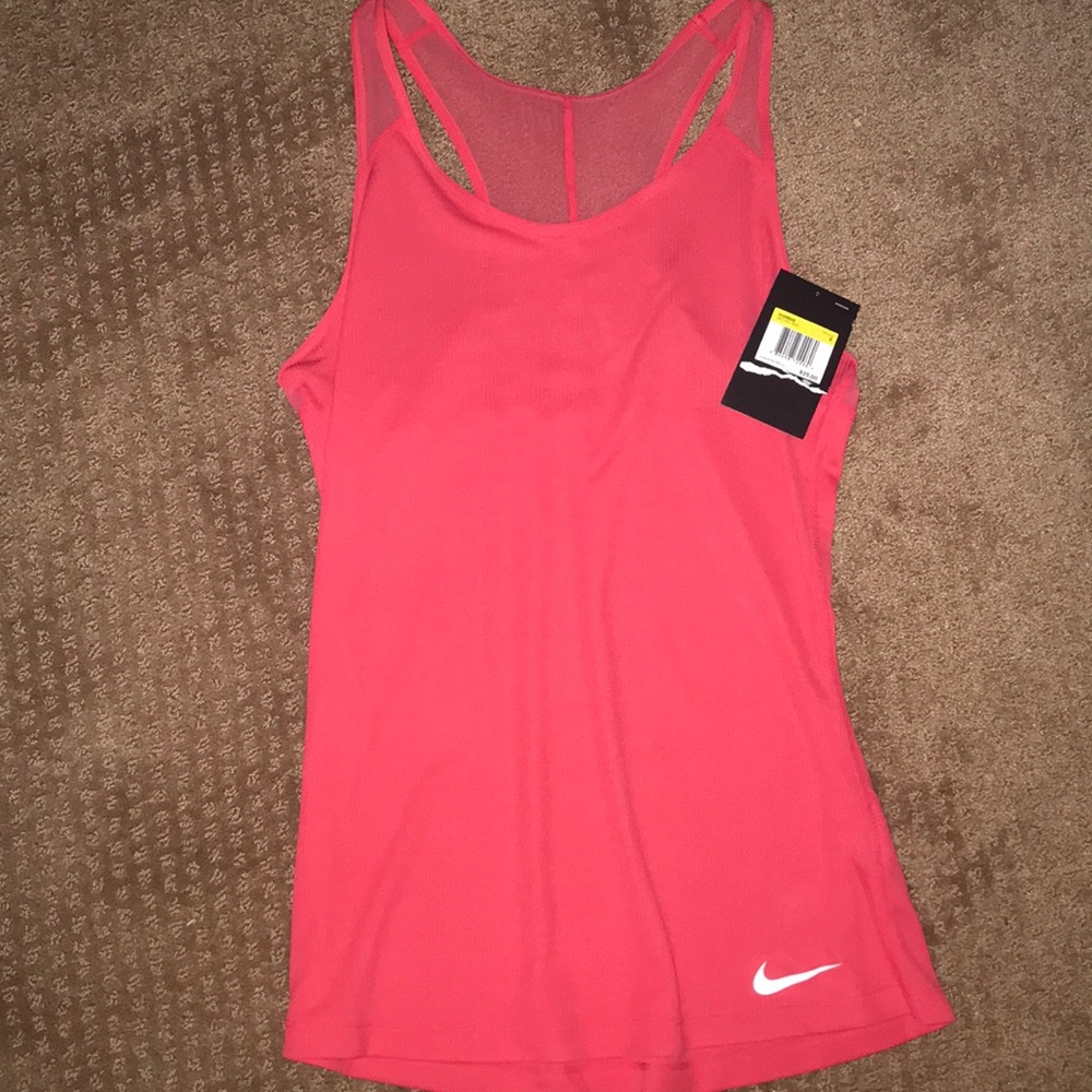 For-fit Nike tank
